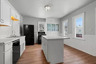 1409 S 10th St, Manitowoc, WI 54220 - Photo 10