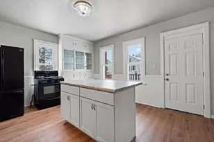 1409 S 10th St, Manitowoc, WI 54220 - Photo 8