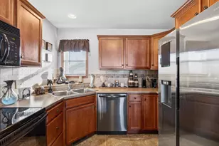 2520 Marathon Ave, Neenah, WI 54956 - Photo 10