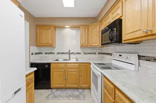 1707 Schaefer Cir, Appleton, WI 54915 - Photo 10