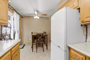 1707 Schaefer Cir, Appleton, WI 54915 - Photo 12