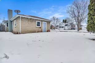 358 Lloyd St, Fond du Lac, WI 54935 - Photo 24