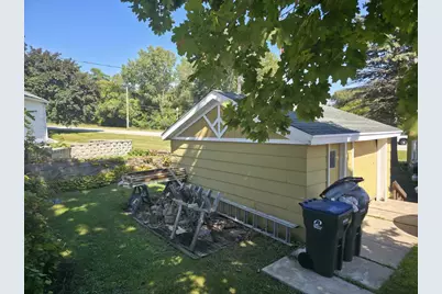 859 Broadway Street, Sheboygan Falls, WI 53085 - Photo 8