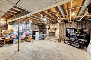 909 Lawton Terrace, Manitowoc, WI 54220 - Photo 14