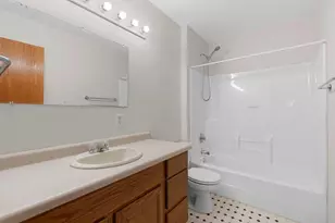 210 River St, Neenah, WI 54956 - Photo 24