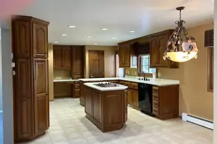 5427 Oakleaf Dr, Luxemburg, WI 54217 - Photo 6