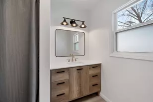 1735 E Mason St, Green Bay, WI 54302 - Photo 28