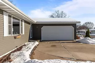 580 W Henry St, Kaukauna, WI 54130 - Photo 28