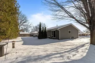 580 W Henry St, Kaukauna, WI 54130 - Photo 30