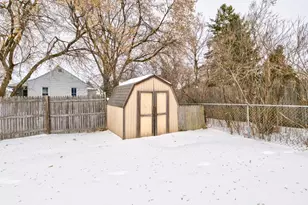 1031 Spruce St, Marinette, WI 54143 - Photo 30