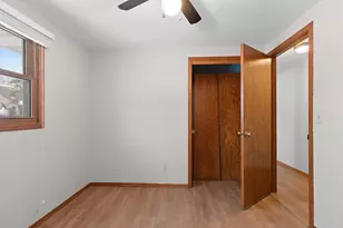 1360 Glen Rd, Ashwaubenon, WI 54313 - Photo 28