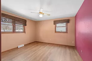 1360 Glen Rd, Ashwaubenon, WI 54313 - Photo 20