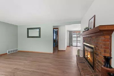 1360 Glen Road, Ashwaubenon, WI 54313 - Photo 8