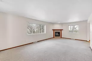 4642 Ridge Ct, Manitowoc, WI 54220 - Photo 2