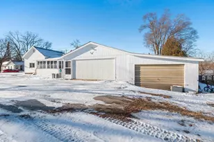 302 McDonald St, Oconto, WI 54153 - Photo 6