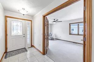 1062 Coronado Ct, Oneida, WI 54155 - Photo 2