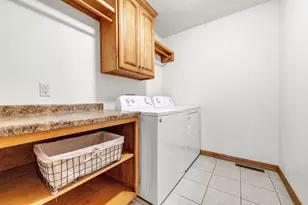 1062 Coronado Ct, Oneida, WI 54155 - Photo 6