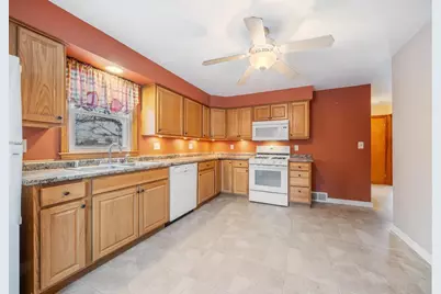 1717 W Franklin Street, Appleton, WI 54914 - Photo 6