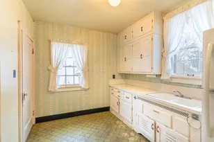 952 Bond St, Green Bay, WI 54303 - Photo 12