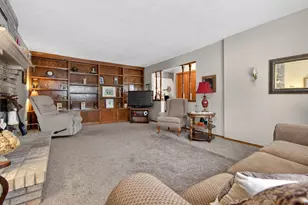 2516 W Sunnyview Cir, Appleton, WI 54914 - Photo 4