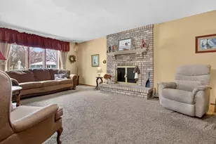 2516 W Sunnyview Cir, Appleton, WI 54914 - Photo 6