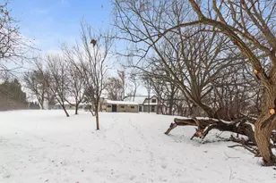 2849 Ruschfield Dr, Oshkosh, WI 54904 - Photo 4