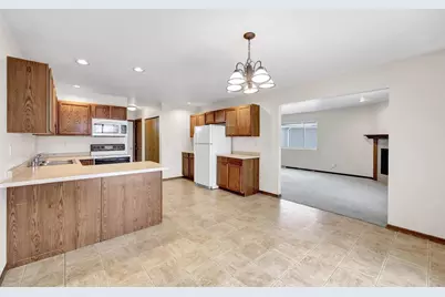 4642 Ridge Court, Manitowoc, WI 54220 - Photo 8