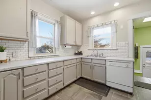 847 N 6th St, Manitowoc, WI 54220 - Photo 10