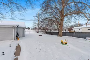 175 McKinley Ave, Omro, WI 54963 - Photo 16