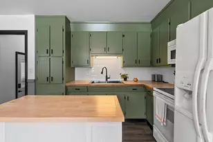 905 Washington St, Fremont, WI 54940 - Photo 10