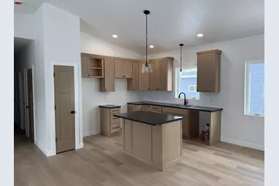 1734 Oak Street, Oshkosh, WI 54901 - Photo 2