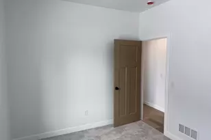 1734 Oak St, Oshkosh, WI 54901 - Photo 10