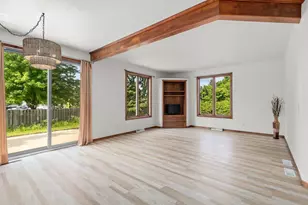 231 Bosworth Ln, Neenah, WI 54956 - Photo 6