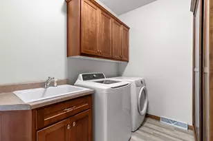 231 Bosworth Ln, Neenah, WI 54956 - Photo 16