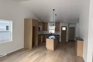 1109 E Murdock Ave, Oshkosh, WI 54901 - Photo 2