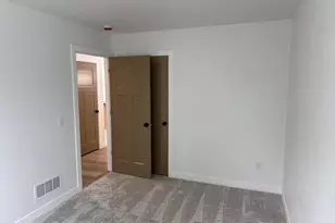 1109 E Murdock Ave, Oshkosh, WI 54901 - Photo 12
