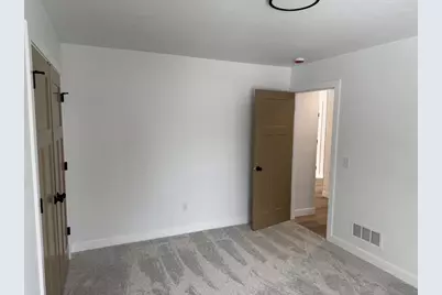 1109 E Murdock Avenue, Oshkosh, WI 54901 - Photo 10