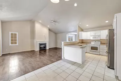 5012 W Boxwood Lane, Appleton, WI 54913 - Photo 8