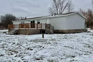 5075 Shamrock Way, Little Suamico, WI 54141 - Photo 4