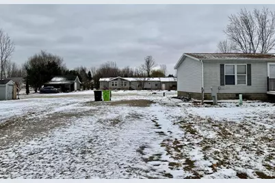 5075 Shamrock Way, Little Suamico, WI 54141 - Photo 2