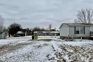 5075 Shamrock Way, Little Suamico, WI 54141 - Photo 2