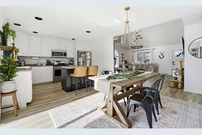 2023 Meadowview Street, Kaukauna, WI 54130 - Photo 6