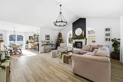 2023 Meadowview Street, Kaukauna, WI 54130 - Photo 2