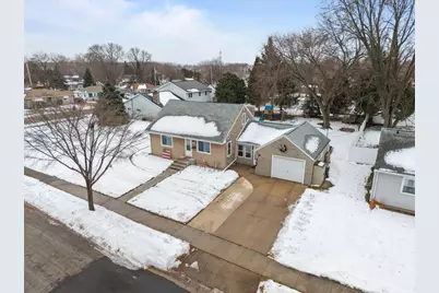 929 Harding Street, Menasha, WI 54952 - Photo 2