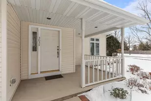 3034 E Fallcreek Ln, Appleton, WI 54913 - Photo 2
