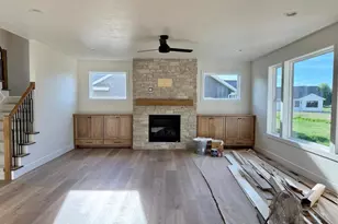 409 Jerelyn Ct, Combined Locks, WI 54113 - Photo 2
