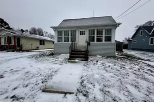 617 Milwaukee St, Menasha, WI 54952 - Photo 1