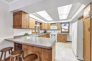 1129 S Lincoln St, Shawano, WI 54166 - Photo 6