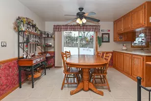 1403 Emir St, Green Bay, WI 54313 - Photo 6