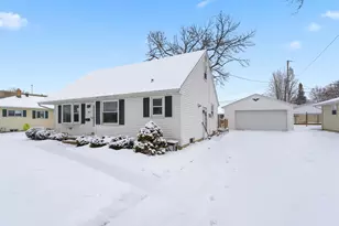 107 Ramlen Ct, Appleton, WI 54915 - Photo 2